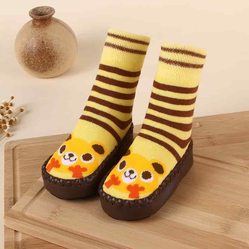 yellow bee shoe socks 11